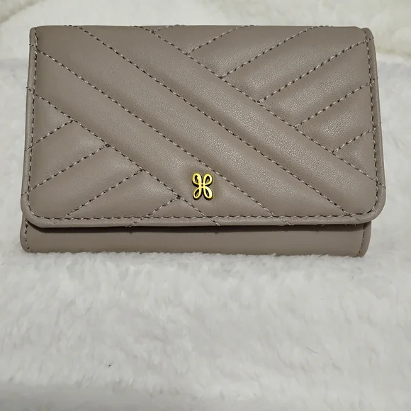 HOBO Quilted Trifold Medium Leather  Wallet in Taupe  EUC - Picture 2 of 8